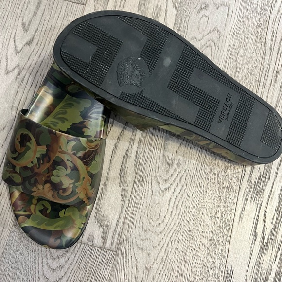 Authentic Versace Baroccoflage Slides Sandals Khaki 9 US (42 Euro) IT - Picture 4 of 4